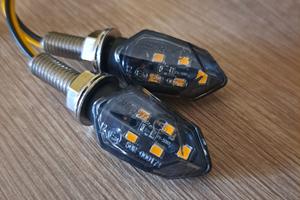 frecce led per moto