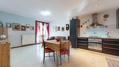 Appartamento con Balcone e Garage a Bagno (RE)