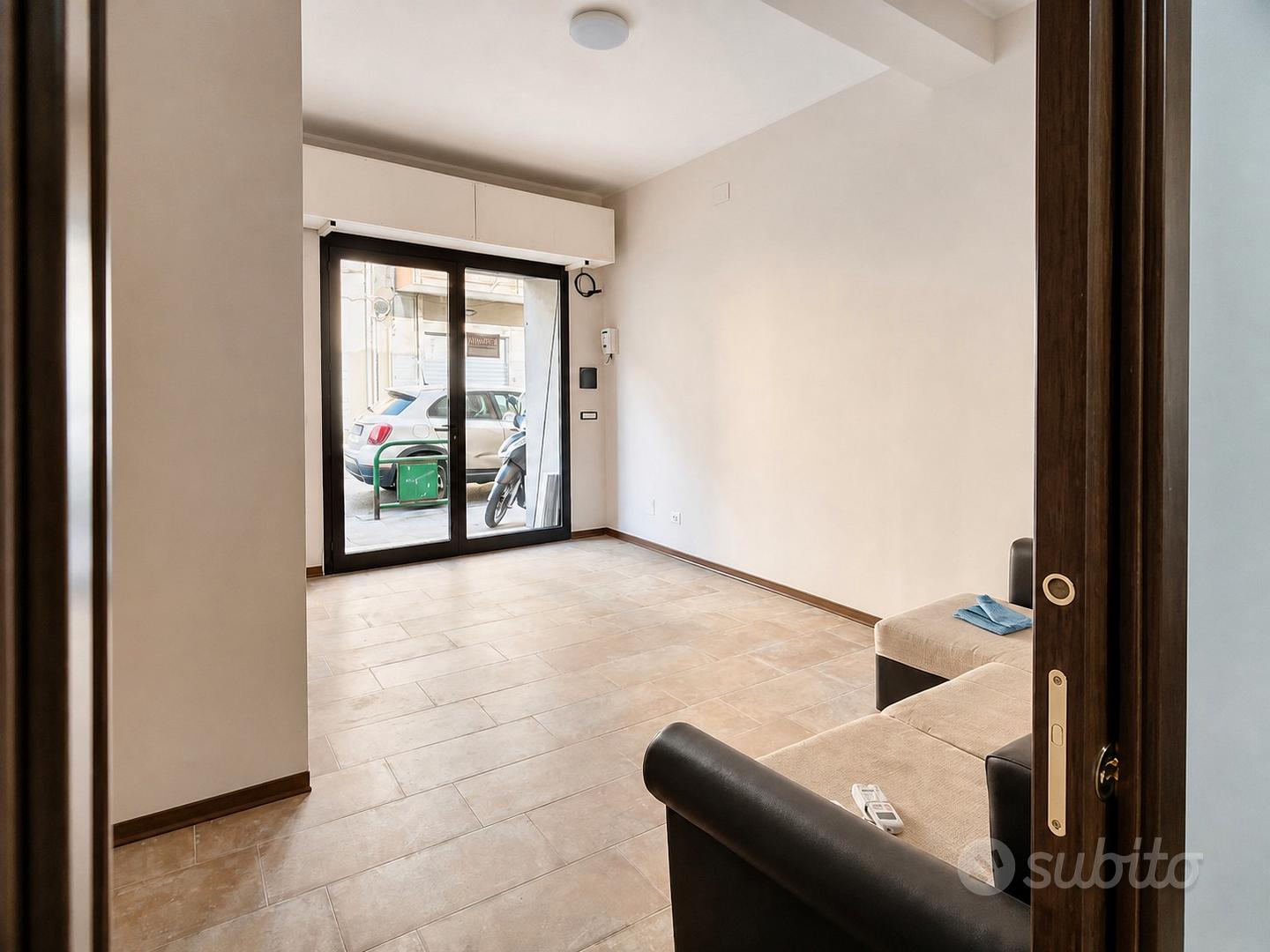 Locale commerciale ristrutturato di 45 m² - Vista 4