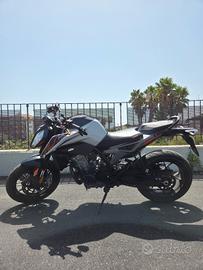 Duke 790