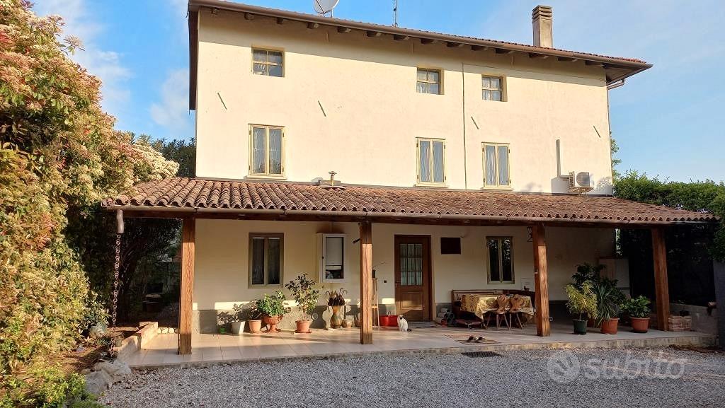 Ampia casa con casetta annessa indipendente