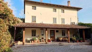 Ampia casa con casetta annessa indipendente