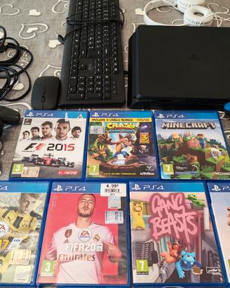 PS4 con vari accessori