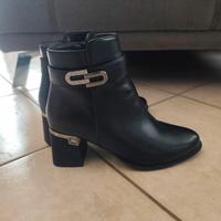 Stivaletti con tacco