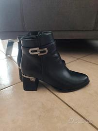 Stivaletti con tacco