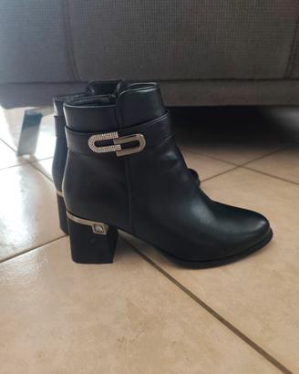 Stivaletti con tacco