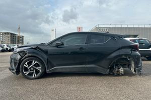 Toyota c-hr incidentata