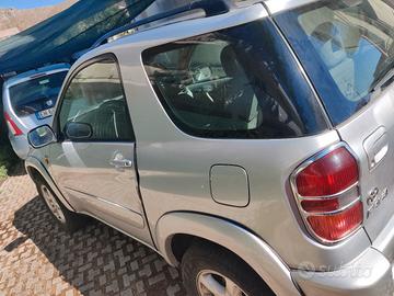 tayota rav 4 tre porte