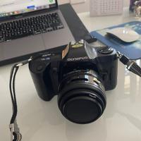 Macchina fotografica analogica OLYMPUS