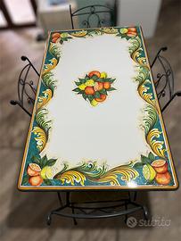 Tavolo in pietra lavica in stile siciliano