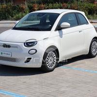 FIAT 500e Berlina 42 kWh La Prima