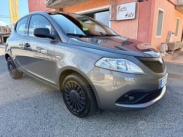 Lancia Ypsilon 1.0 FireFly 5 porte S&S Hybrid Ecoc