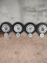  4 ruote misura 185/65/R15 88T