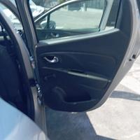 Alzavetro posteriore dx RENAULT CLIO 4 anno 2017