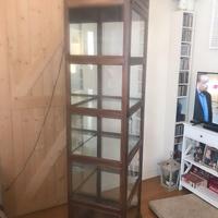 Vetrinetta contemporanea in legno e vetro