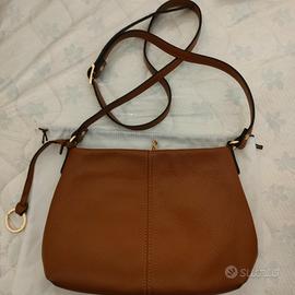 Borsa in pelle con cerniera dorata 