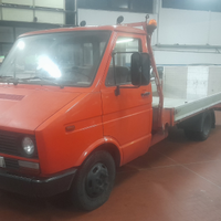 Carroattrezzi iveco daily motore turbo anno 1980