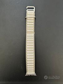 Cinturino originale Apple Alpine Loop Olive [S]