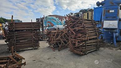 Puntelli/croci per armature pergetto calcestruzzo
