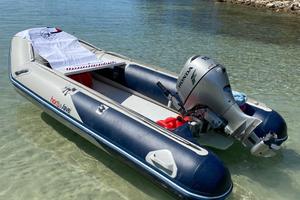 Gommone con motore
