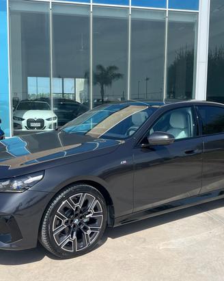 Bmw 520d 48V xDrive Msport possibilità noleggio no