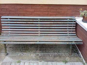 panchina per giardino