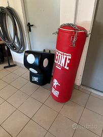 sacco boxe leone 30kg + wall fixe sagoma muro