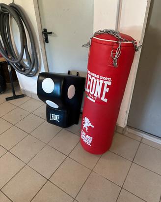 sacco boxe leone 30kg + wall fixe sagoma muro