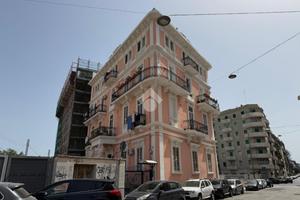 MONOLOCALE A BARI