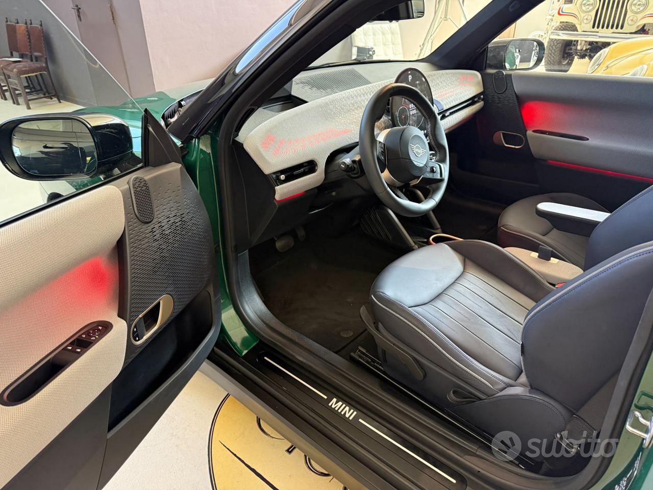 MINI COOPER E Favorite British Racing Green 40.7 kWh 184ch - Toit panoramique - Cuir - Carplay - 8 900 km