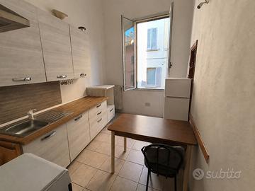 Trilocale arredato in centro - primo piano, libero