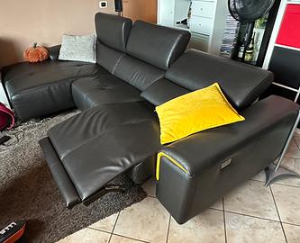 Divano pelle nera poltrone e sofà