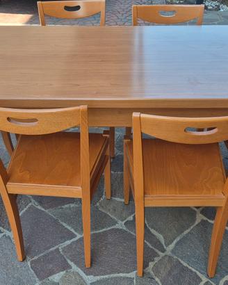 Tavolo in ciliegio legno con 6 sedie