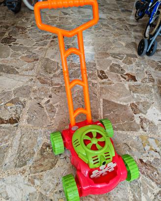 Giocattolo trattore sparabolle