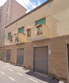 Via Sardegna.Quadrivano con box auto