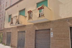 Via Sardegna.Quadrivano con box auto