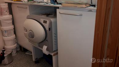 Attrezzi da dentista mobili con piano e lavello