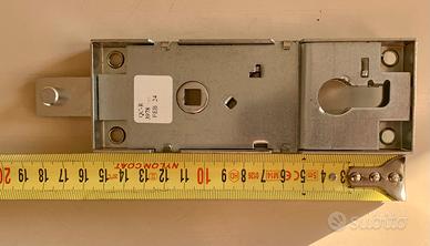 Serratura per basculante/garage