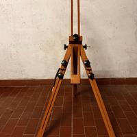 Cavalletto di legno da pittori