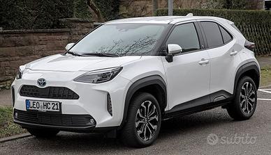 Toyota yaris cross per ricambio
