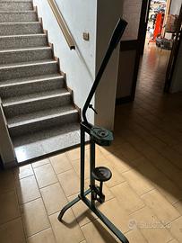 Tappatrice a colonna manuale mondial
