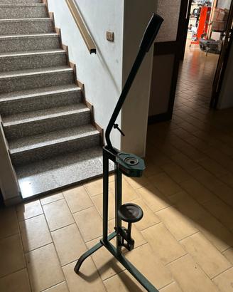 Tappatrice a colonna manuale mondial