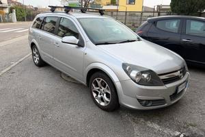 Opel Astra 1.6 16V Twinport Station Wagon Cosmo