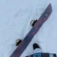 Snowboard K2 Dreamsicle con attacchi Drake