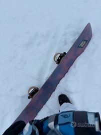Snowboard K2 Dreamsicle con attacchi Drake