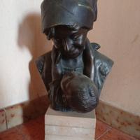 statua in bronzo della maternità 