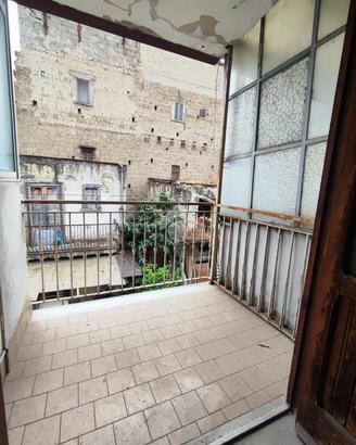 2 LOCALI A AFRAGOLA