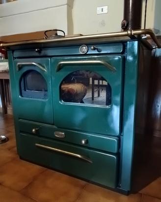 stufa a legna con forno sideros ambra