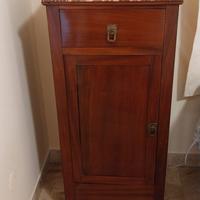 comodini stile liberty 