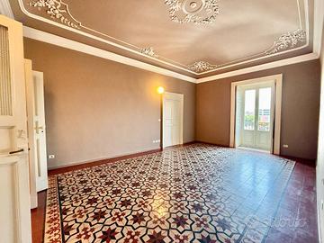 Appartamento di 170 m² con 5 locali e box auto a C